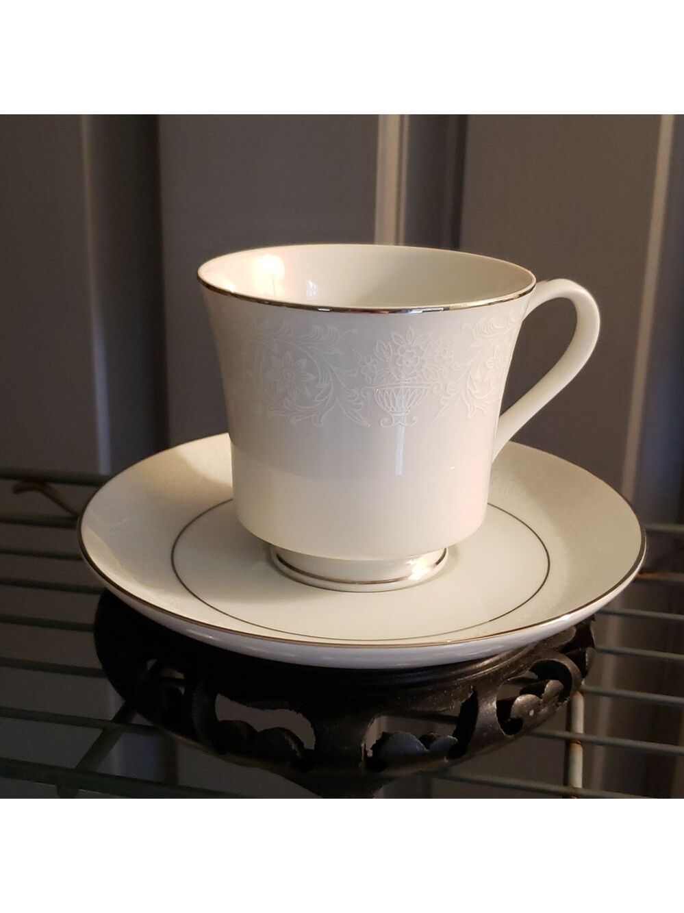 Fine China standard size Crown Victoria LOVELACE cup and saucer